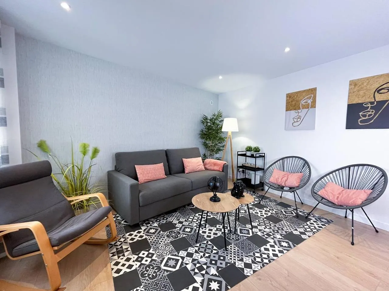 Coosy - En Pleno Centro Andorra L By Bonesvacances Apartment